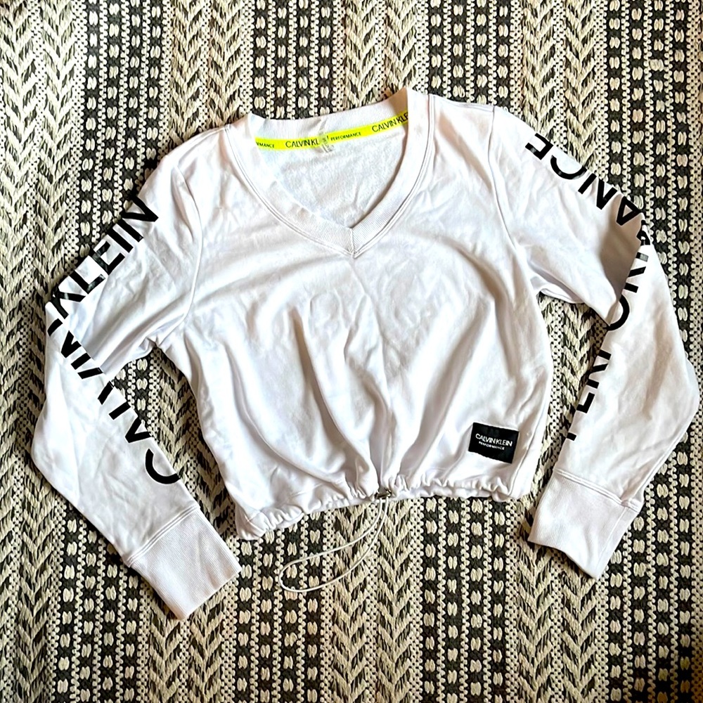 NWOT CALVIN KLEIN Performance Cropped V-Neck Sweater S